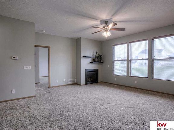 4th image of 2407 Lakewood Dr