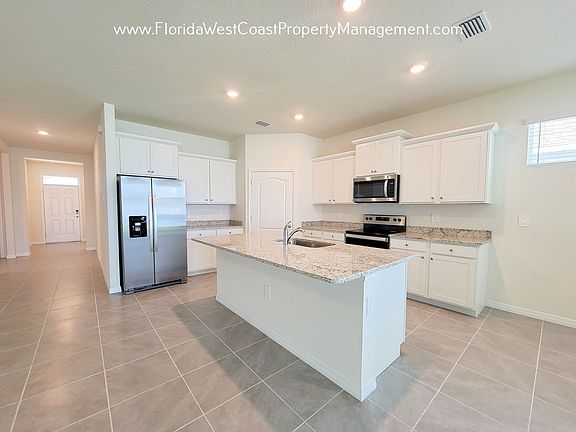 3rd image of 5819 Oak Bridge Ct