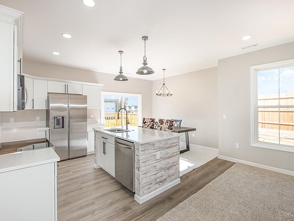 4th image of 403 Elmwood Ct