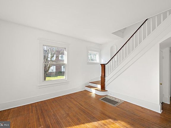 3rd image of 407 Lakeview Ave