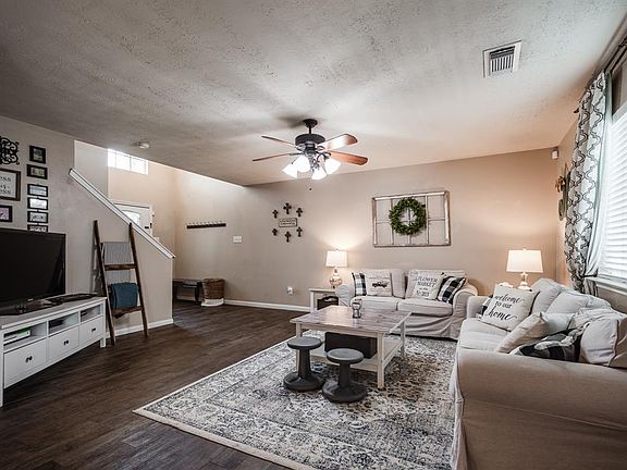 3rd image of 615 Tarpaulin Way