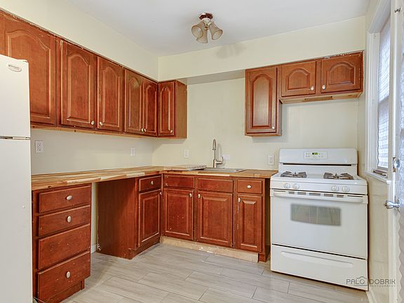 5th image of 625 Norfolk Ave