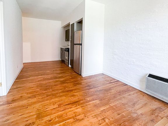2nd image of 206 E 81st St APT 6D