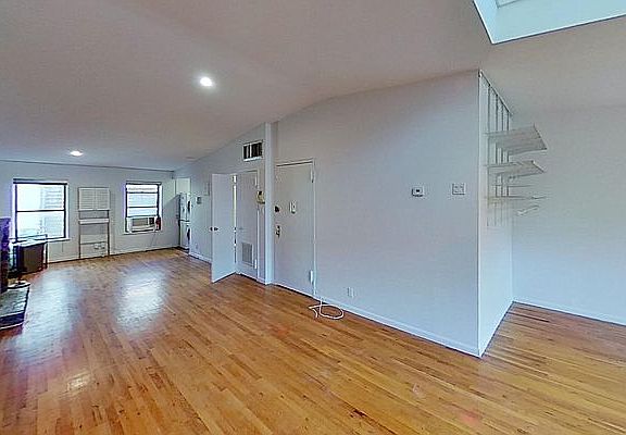 5th image of 102 3rd Ave APT 5