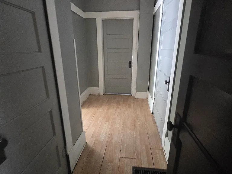 1303 E Hickory St — Photo 52