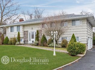 4 Eastland Dr, Glen Cove, NY 11542