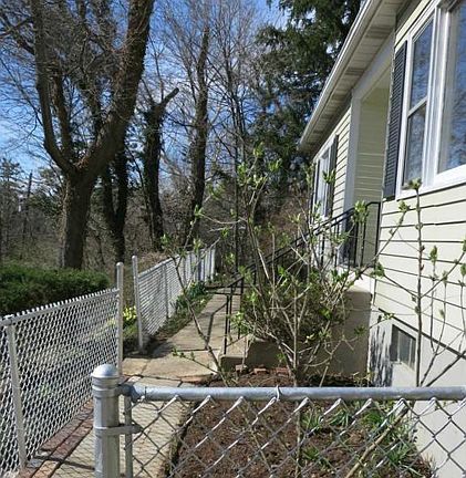 3rd image of 15 Woodward Ave