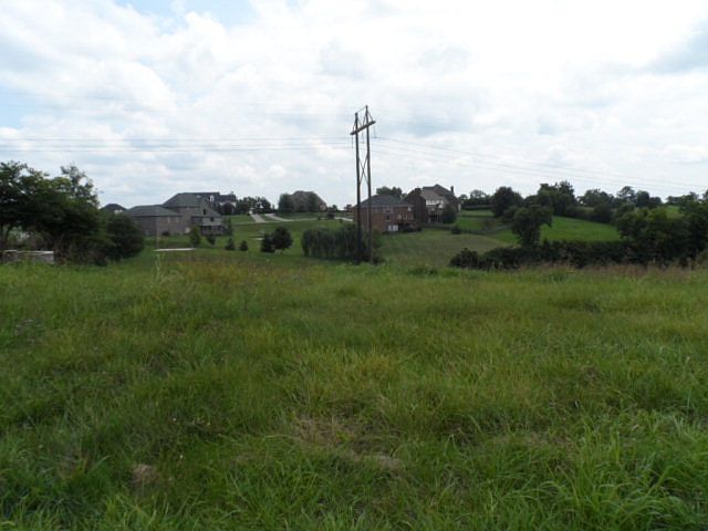 2nd image of 105 Summer Glenn Ct