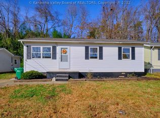 16 Eldorado Cir, Hurricane, WV 25526