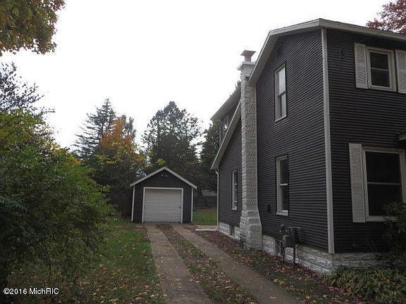 3rd image of 423 W Orleans St