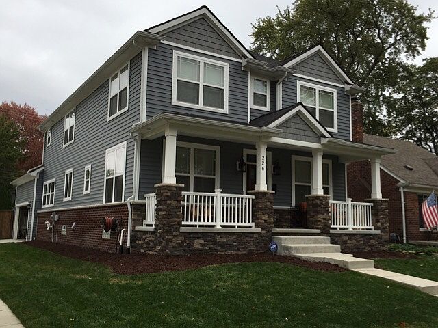 1st image of 226 N Rembrandt Ave
