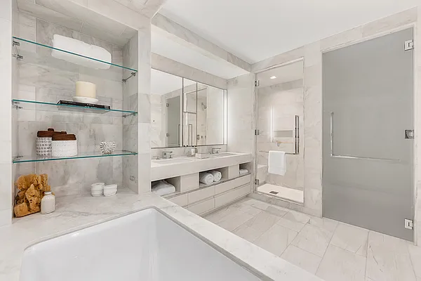 Sold by Nest Seekers International | media 17