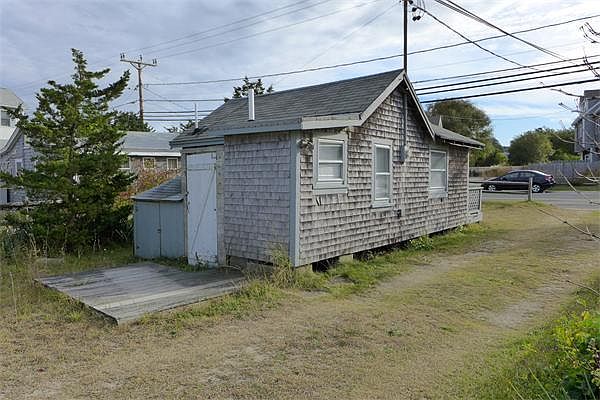 2nd image of 85 E Taylor Ave