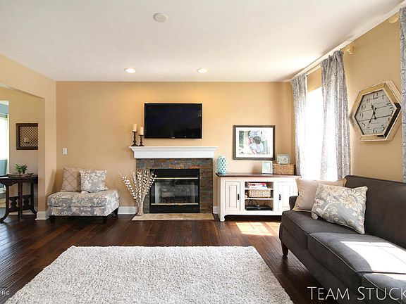 4th image of 8988 Lonetree Ct NW