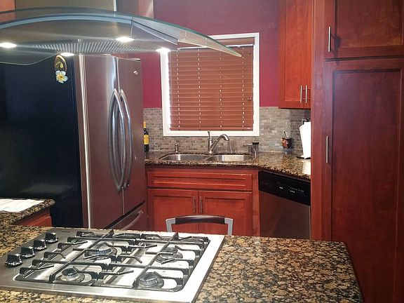 3rd image of 7050 Vassar Ave Unit 19