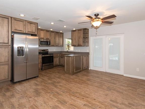 4th image of 21605 Southwood Dr