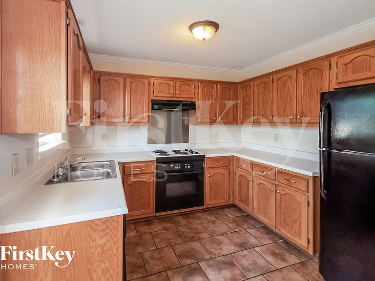 7435 Bridle Cv — Photo 6