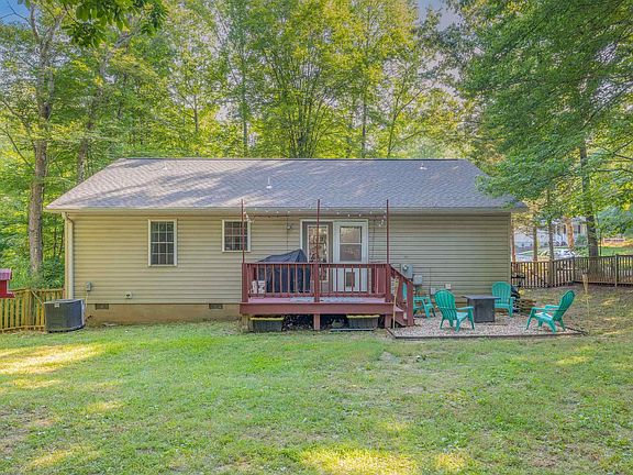 5th image of 887 Jefferson Dr