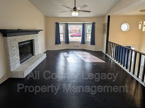3rd image of 1200 Creekwood Cv