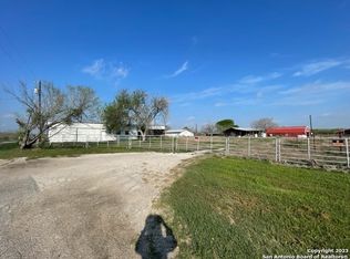 480 Rodeo Dr, Seguin, TX 78155