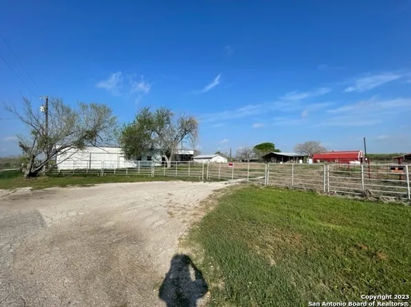 480 RODEO DR, Seguin, TX 78155