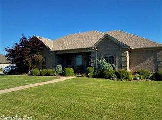 304 Country Club Pkwy, Maumelle, AR 72113