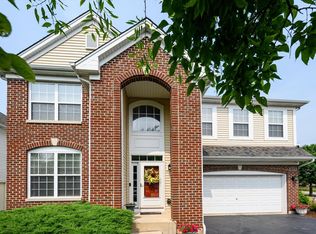 258 Churchill Ct, Lombard, IL 60148