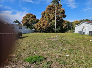 7501 Alhambra Blvd, Hollywood, FL 33023