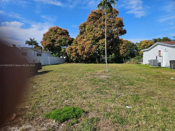 7501 Alhambra Blvd, Hollywood, FL 33023
