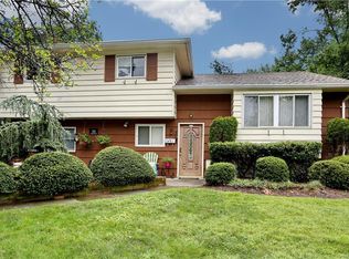 30 Carlton Rd, Monsey, NY 10952