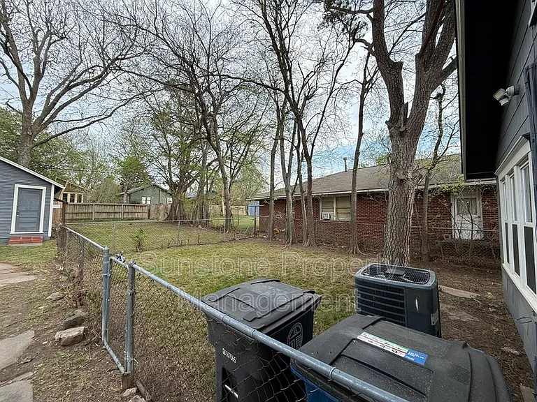 223 S Evanston Ave — Photo 21