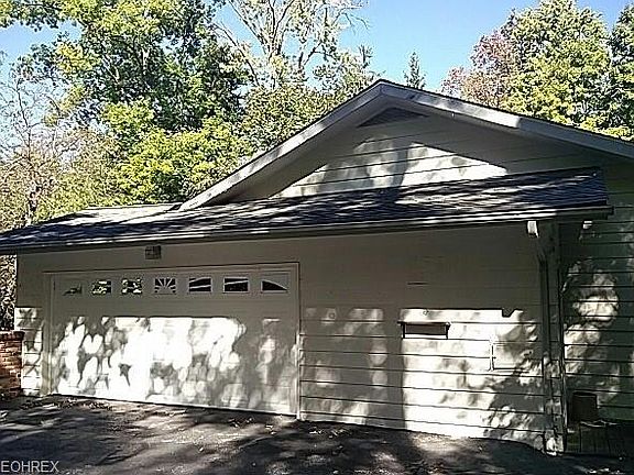 2nd image of 49 Cascades Dr