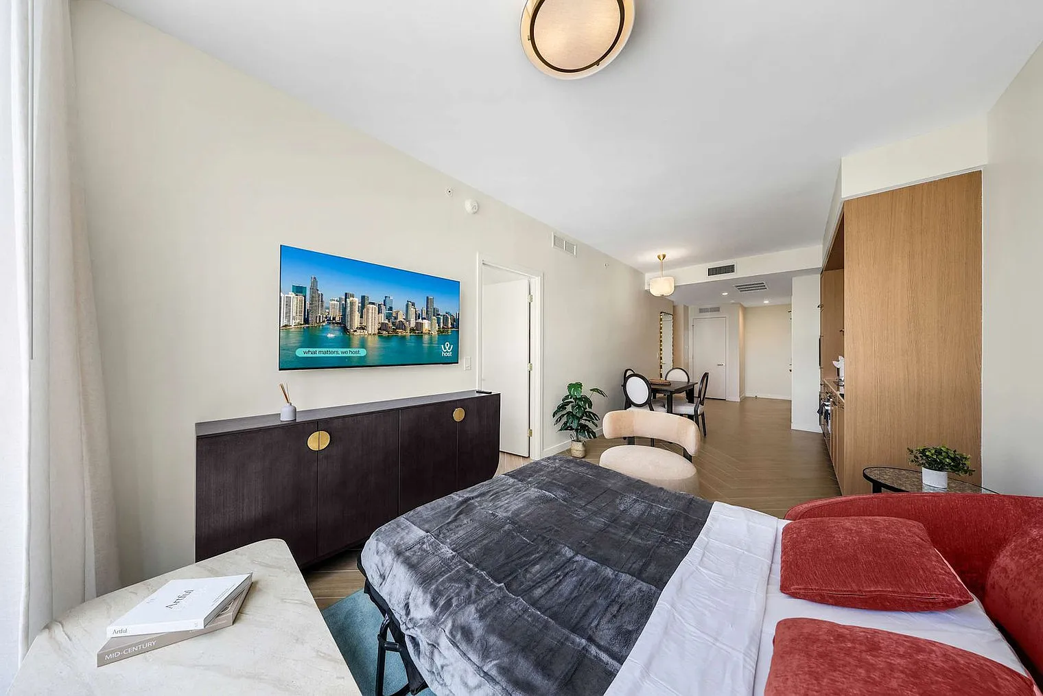 2 bed, 2.0 bath, 796 sqft, $3,694 — Photo 4
