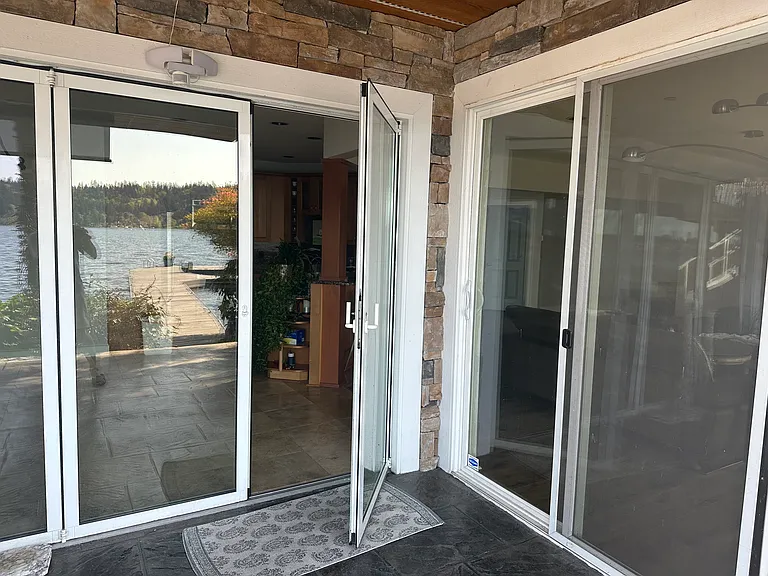 5437 Pleasure Point Ln SE — Photo 1