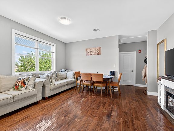2nd image of 1432-1434 46th St #3