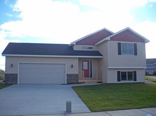 1106 Cory Ln, Saint Cloud, MN 56303
