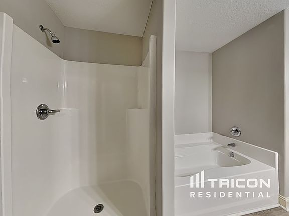 2nd image of 507 Embassy Walk