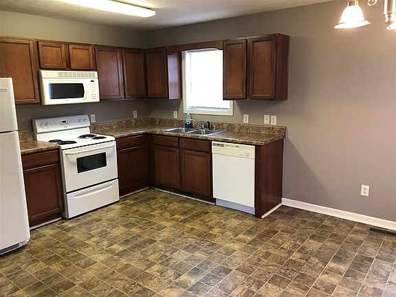 3rd image of 532 Hilton Ct #2