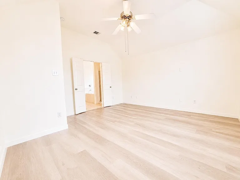 7219 Brookville Ln — Photo 13