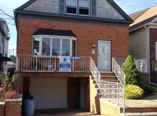 28 Pointview Ter, Bayonne, NJ 07002