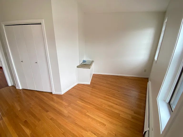 1013 State St #3 — Photo 8
