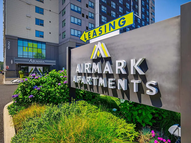 Airmark — Photo 15