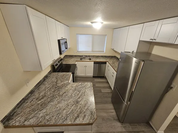 665 Sunset Ave NE #100, Ocean Shores, WA 98569