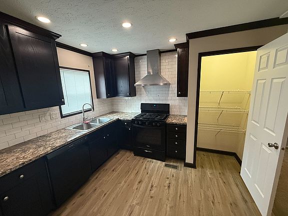 3rd image of 47 Bluebird Hill Dr #414