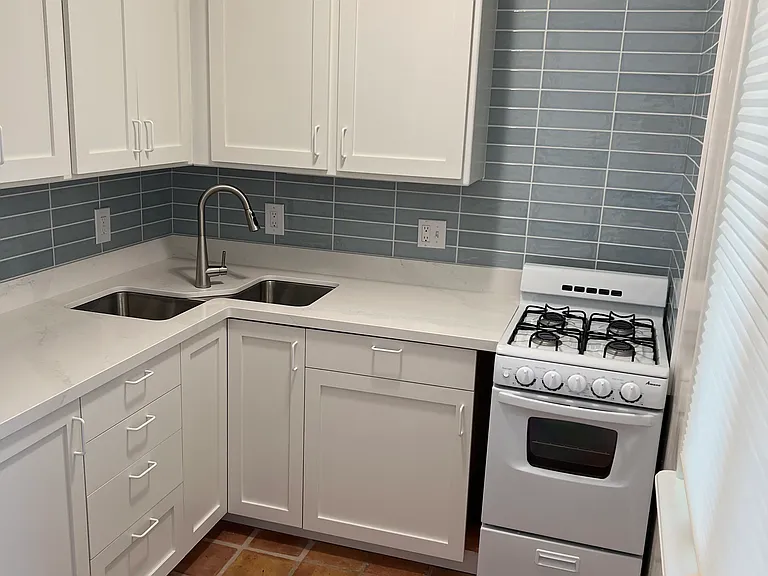 1627 Grant St #D — Photo 6