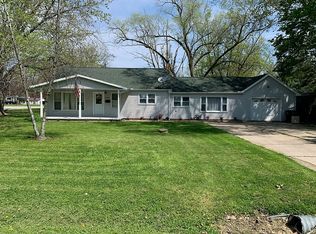 3304 E Birch St, Decatur, IL 62521