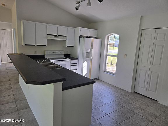 5th image of 2338 Fern Palm Dr
