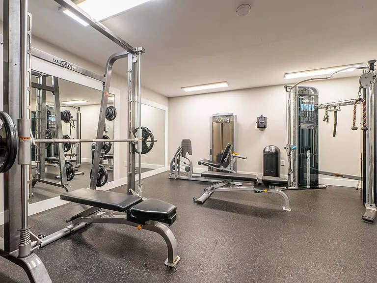 The Regent at Bellevue Way Apartments — Photo 42