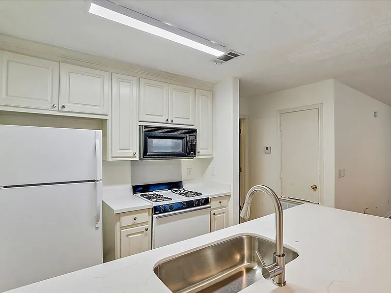 161 Vernon Jones Ave #103B — Photo 21
