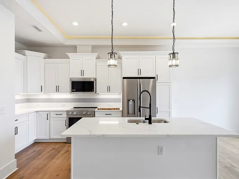 9016 Sedgley Dr — Photo 13